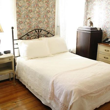 The Coolidge Corner Guest House: A Brookline Bed And Breakfast Ngoại thất bức ảnh