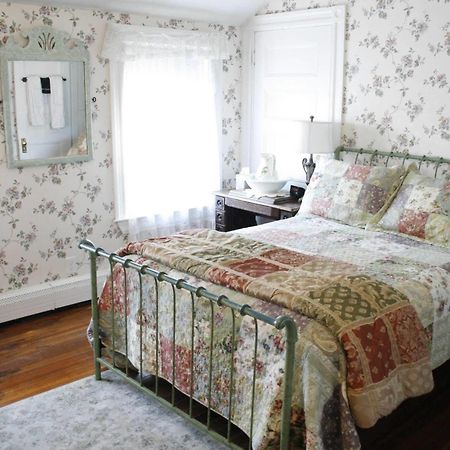The Coolidge Corner Guest House: A Brookline Bed And Breakfast Ngoại thất bức ảnh