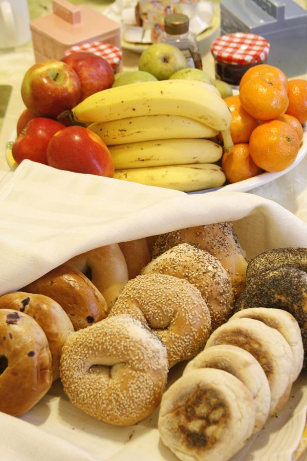 The Coolidge Corner Guest House: A Brookline Bed And Breakfast Ngoại thất bức ảnh