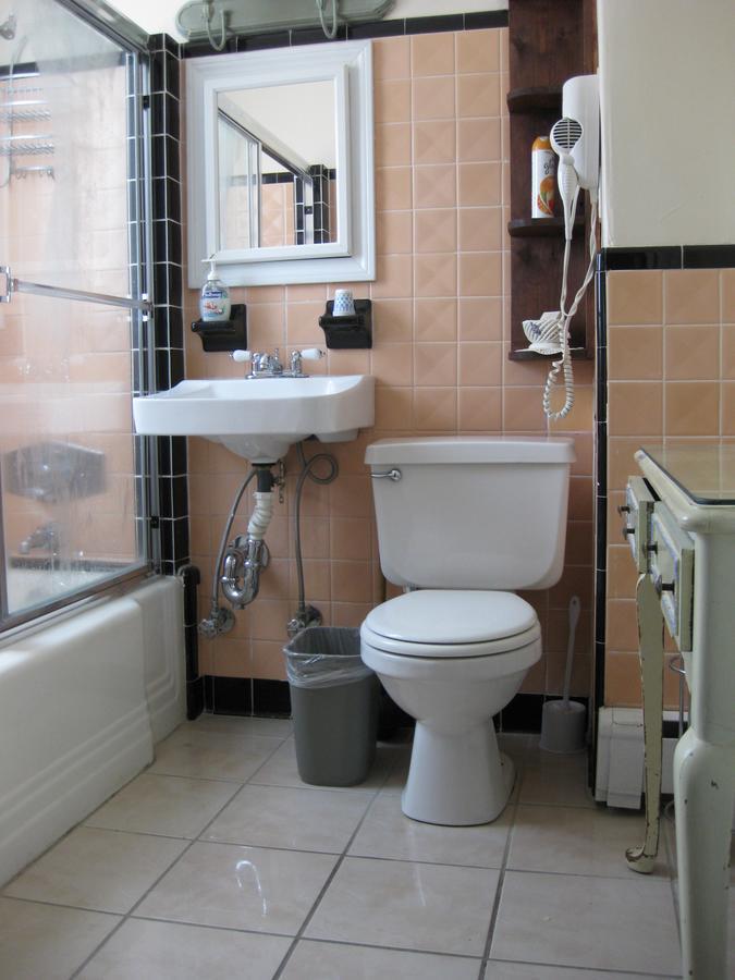 The Coolidge Corner Guest House: A Brookline Bed And Breakfast Ngoại thất bức ảnh