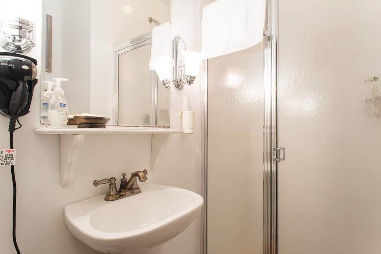 The Coolidge Corner Guest House: A Brookline Bed And Breakfast Ngoại thất bức ảnh
