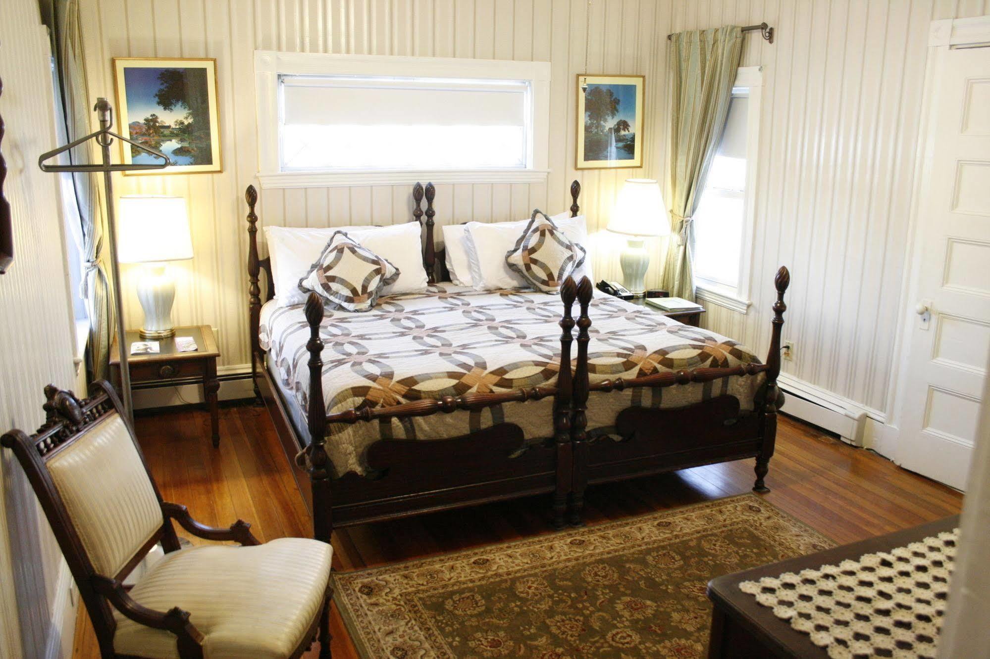 The Coolidge Corner Guest House: A Brookline Bed And Breakfast Ngoại thất bức ảnh