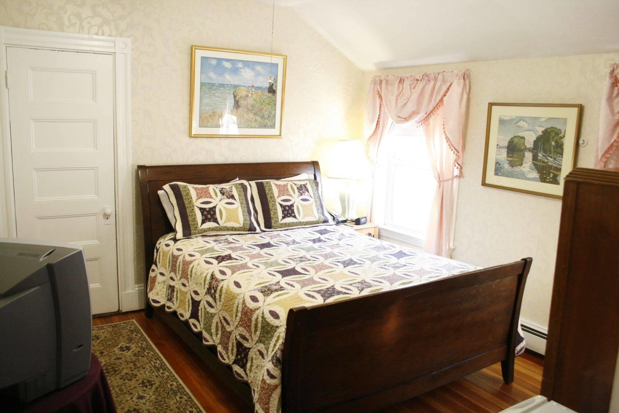 The Coolidge Corner Guest House: A Brookline Bed And Breakfast Ngoại thất bức ảnh