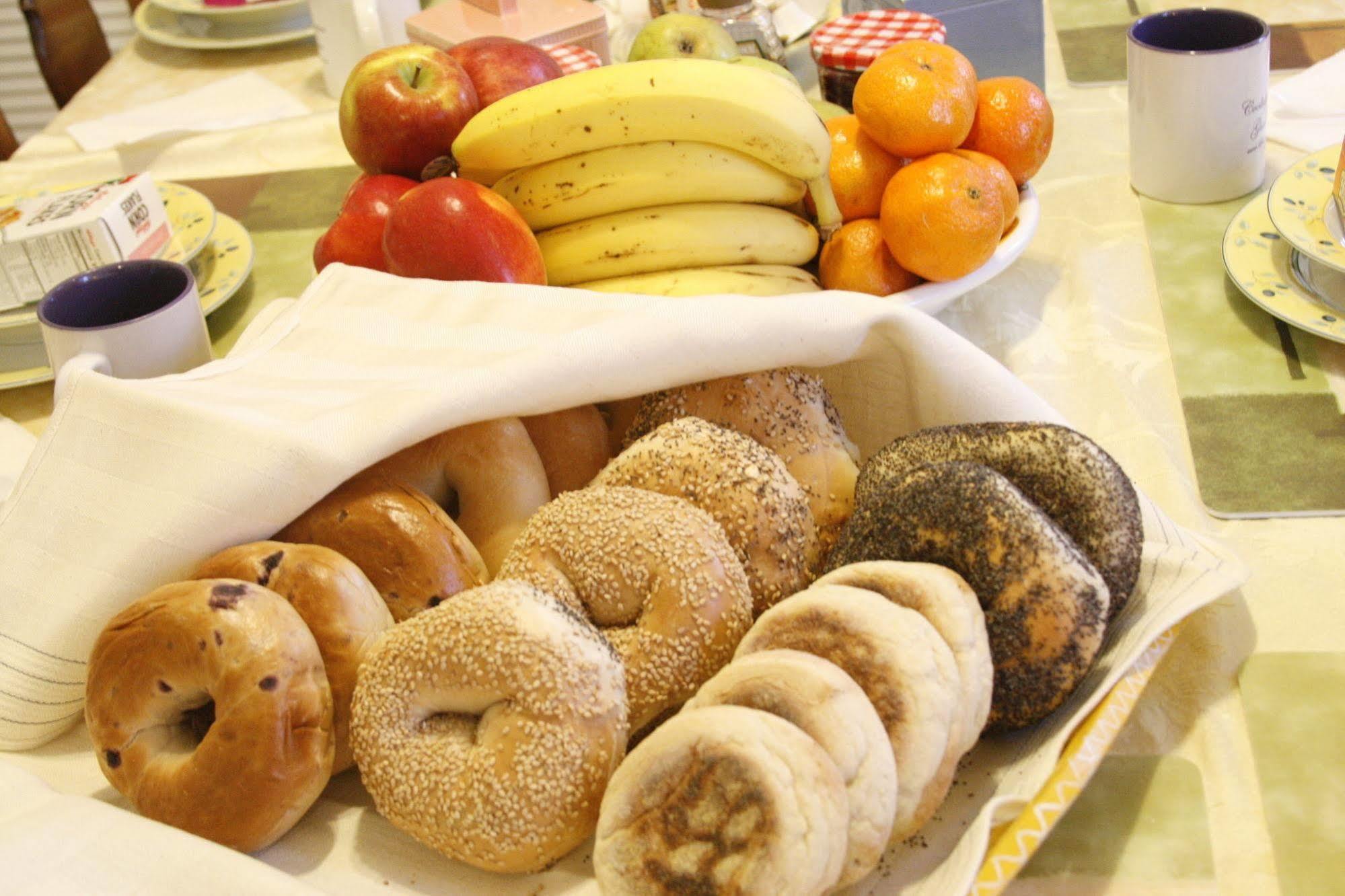 The Coolidge Corner Guest House: A Brookline Bed And Breakfast Ngoại thất bức ảnh